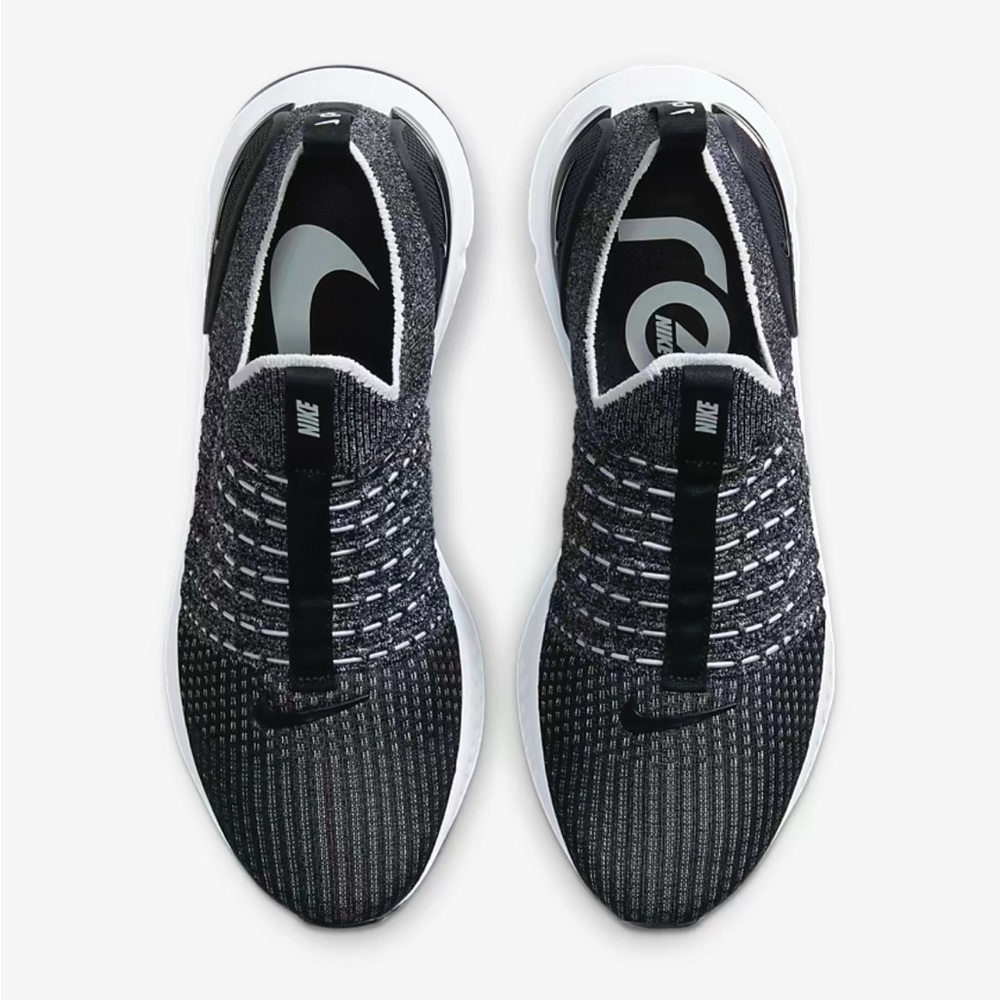 Nike Women’s React Phantom Run Flyknit 2 Running Shoe